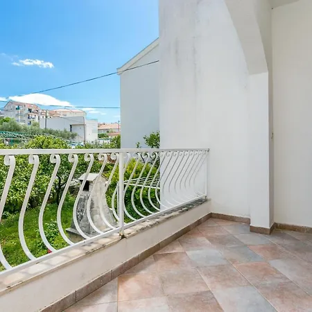 Okrug Gornji 9693a Apartment
