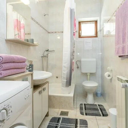 Okrug Gornji 9693a Apartment *