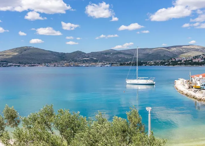 Okrug Gornji 9693a Lägenhet Trogir