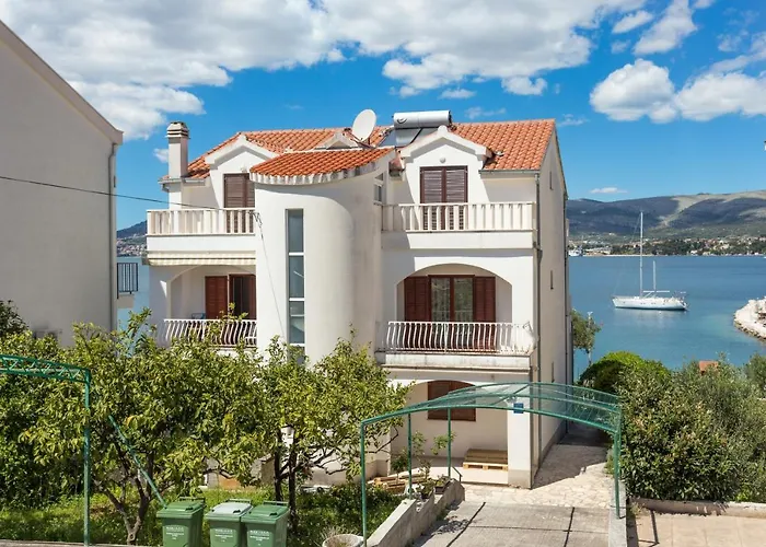 Okrug Gornji 9693a *